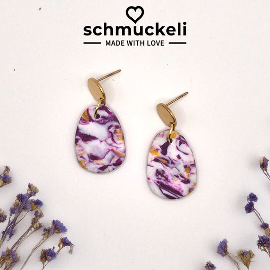 Beerenrausch – Marmorierte Ohrringe in Lila & Gold aus Polymer Clay