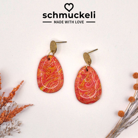 Sonnenwirbel – Leuchtende Marmor-Ohrringe in Rot-Orange-Gold
