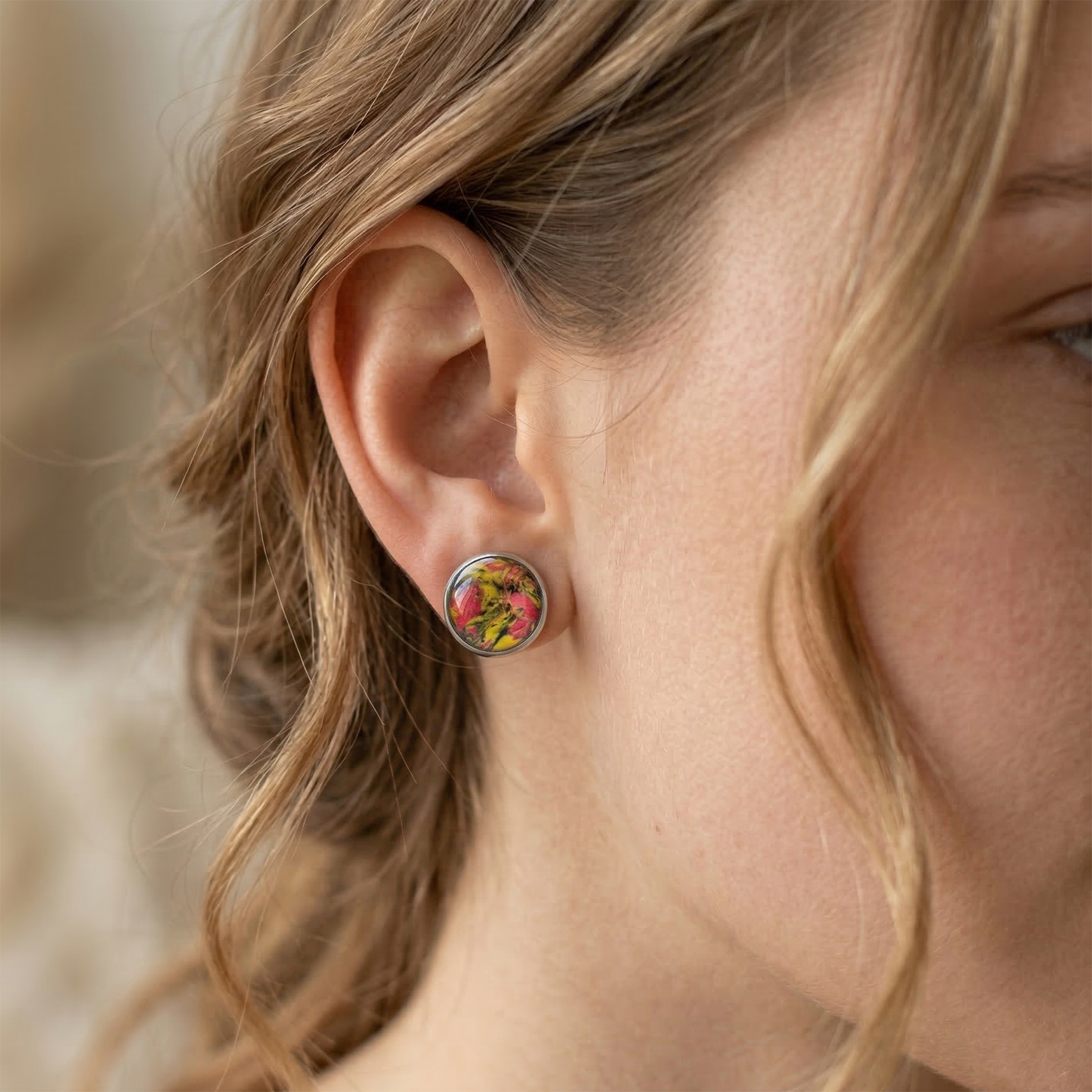 Marmorierte Ohrstecker in Rot-Gelb-Schwarz | Größe L (12 mm)