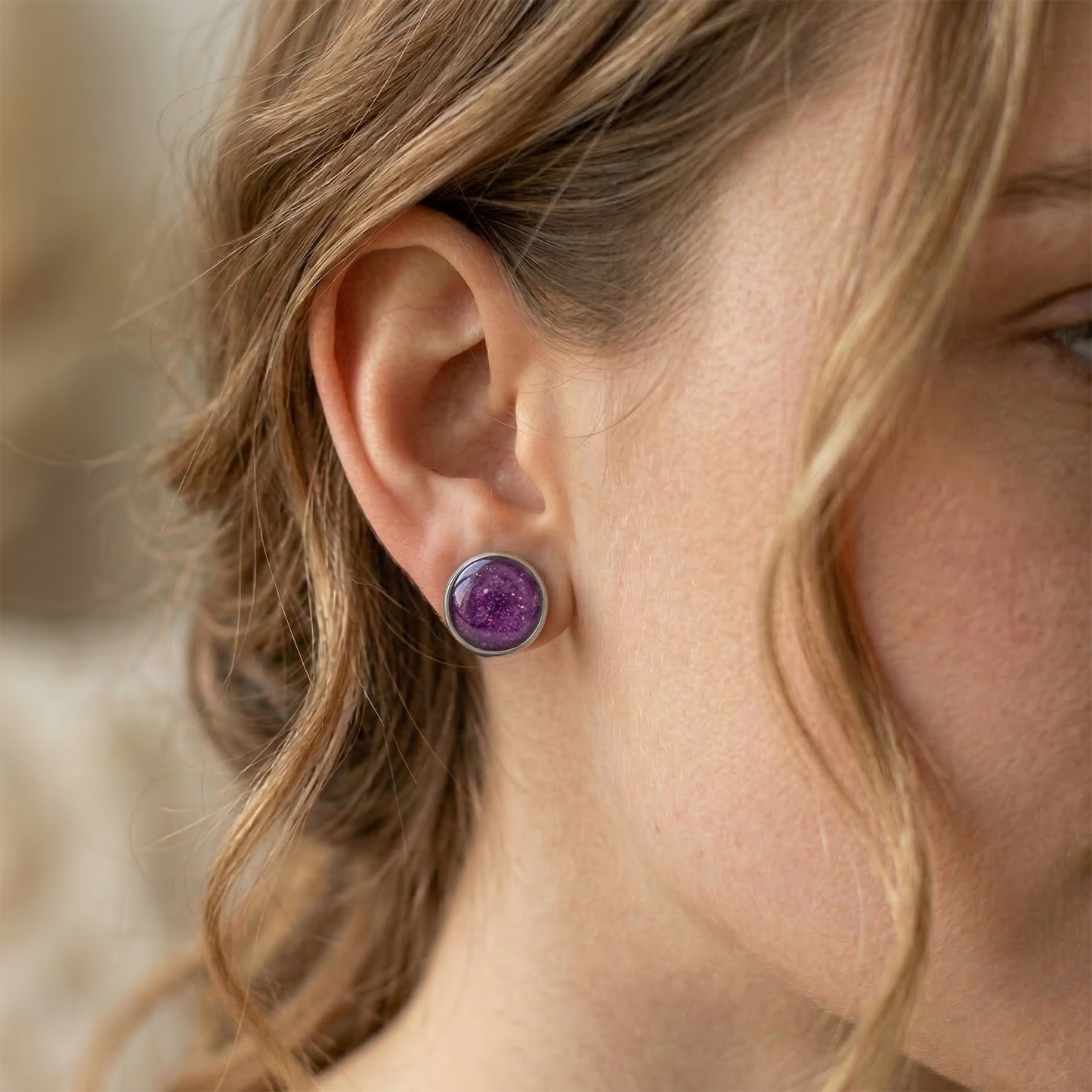 Marmorierte Ohrstecker in Violett Glitzer | Größe L (12 mm)