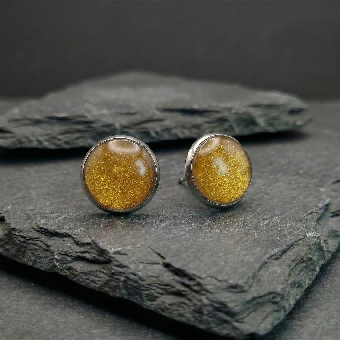 Marmorierte Ohrstecker in Gold | Größe M (10 mm)