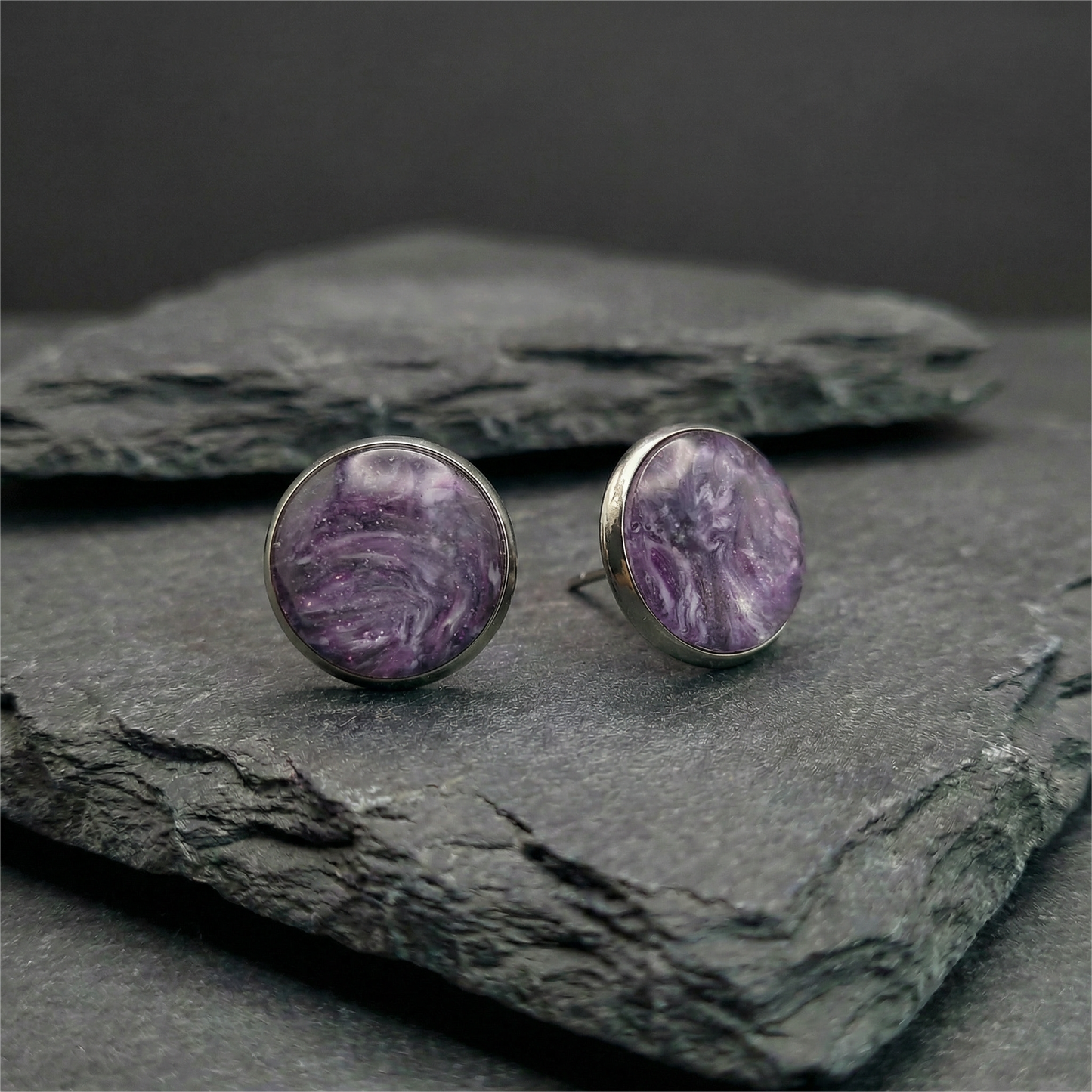 Marmorierte Ohrstecker in Violett | Größe L (12 mm)