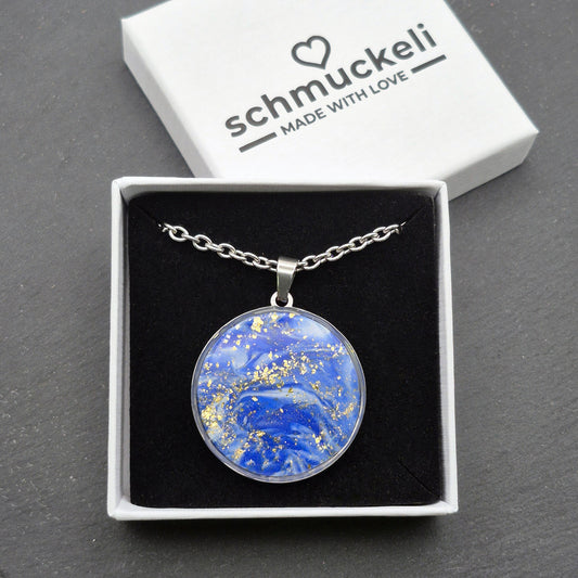 Runder XL Anhänger Sternenglanz – Funkelnder Nachthimmel in Blau/Gold - mit 45 cm langer Edelstahlkette