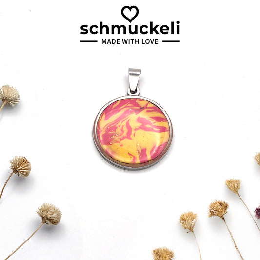 Runder Anhänger Sommersinn – Kettenanhänger in sonniger Marmoroptik, handgefertigt aus Edelstahl & Polymer Clay - mit 45 cm langer Edelstahlkette
