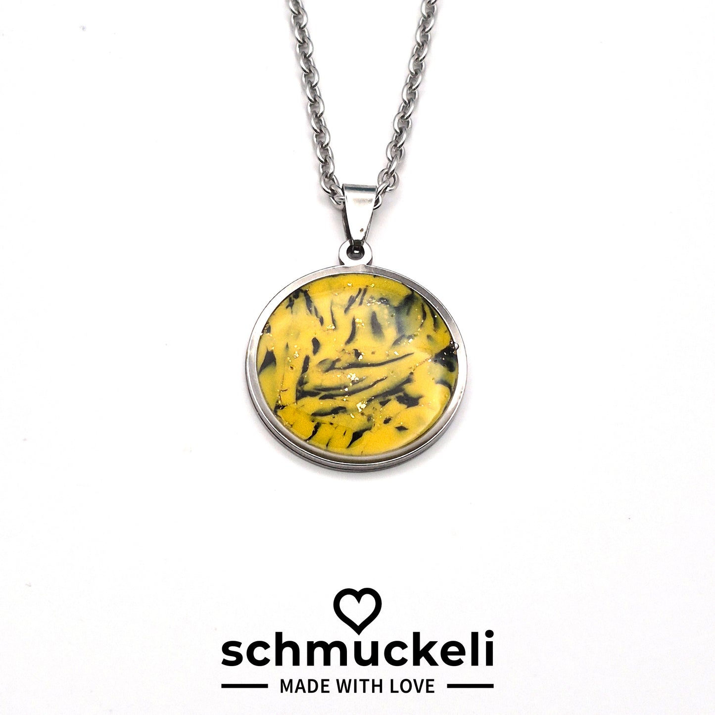 Runder Anhänger Sturmgelb – Handgemachter Sonnenwirbel im Edelstahlrahmen, versiegelt mit glänzendem Harz - mit 45 cm langer Edelstahlkette