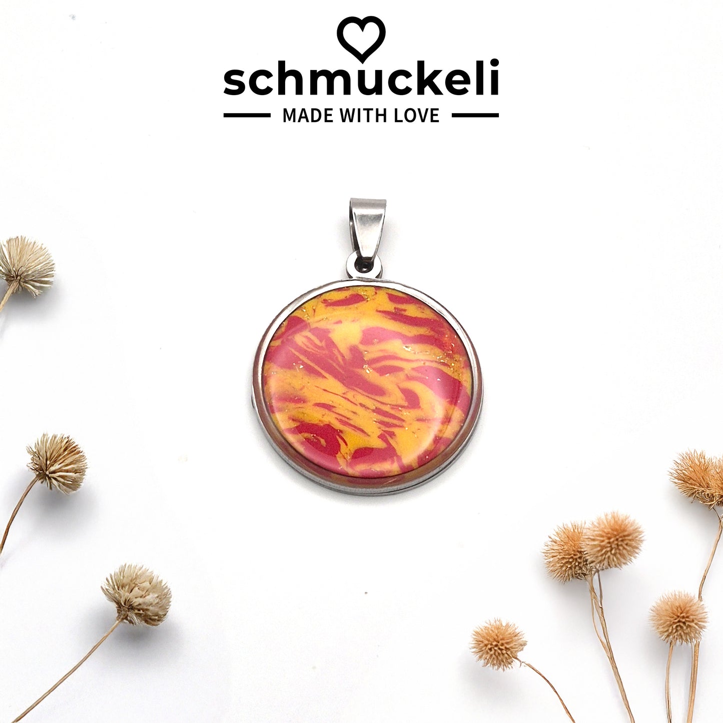 Runder Anhänger Feuerglanz – Handgemachter Unikat-Schmuck aus Edelstahl mit leuchtendem Polymer Clay Inlay, versiegelt mit glänzendem Harz - mit 45 cm langer Edelstahlkette