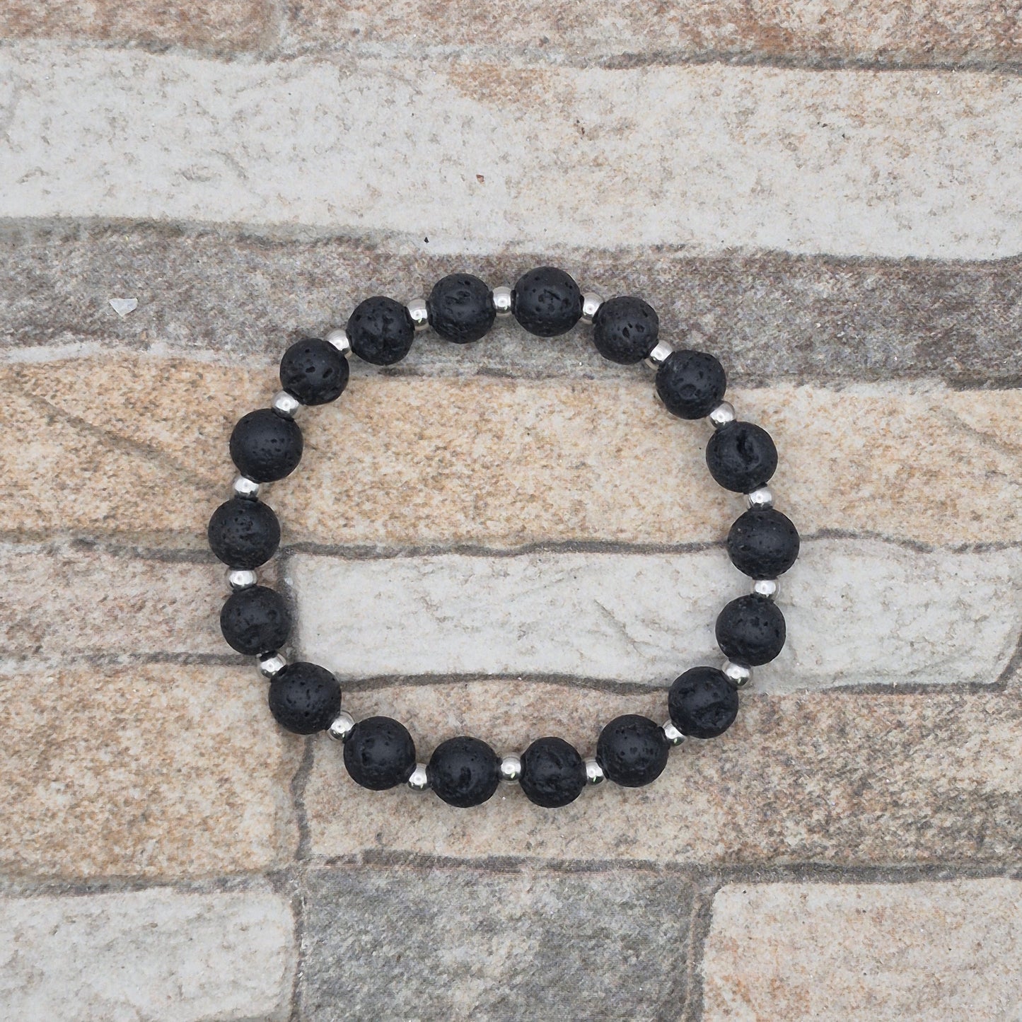 Perlenarmband  Nyx - Lava und Edelstahlperlen