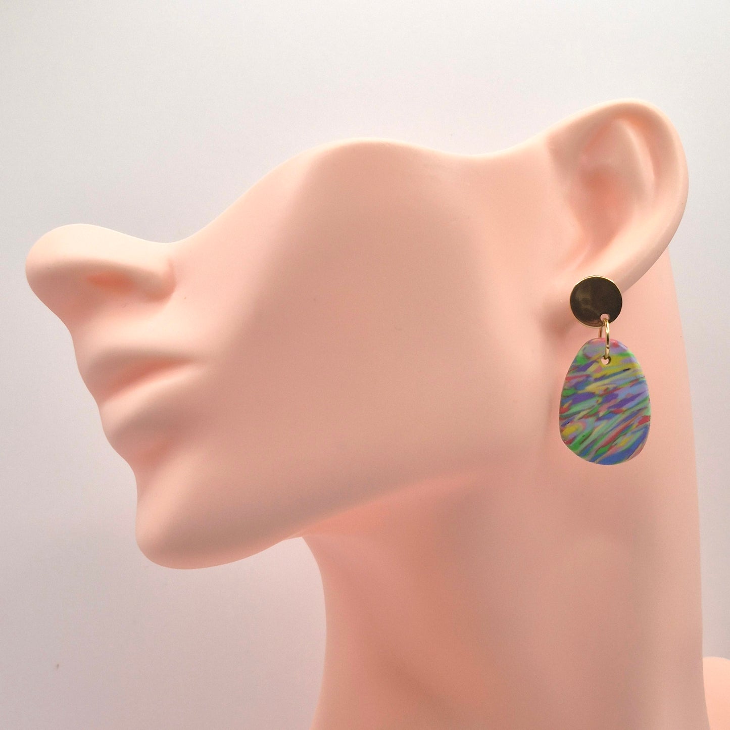 Farbwind – Bunte, ovale Marmorierte Ohrringe aus Polymer Clay
