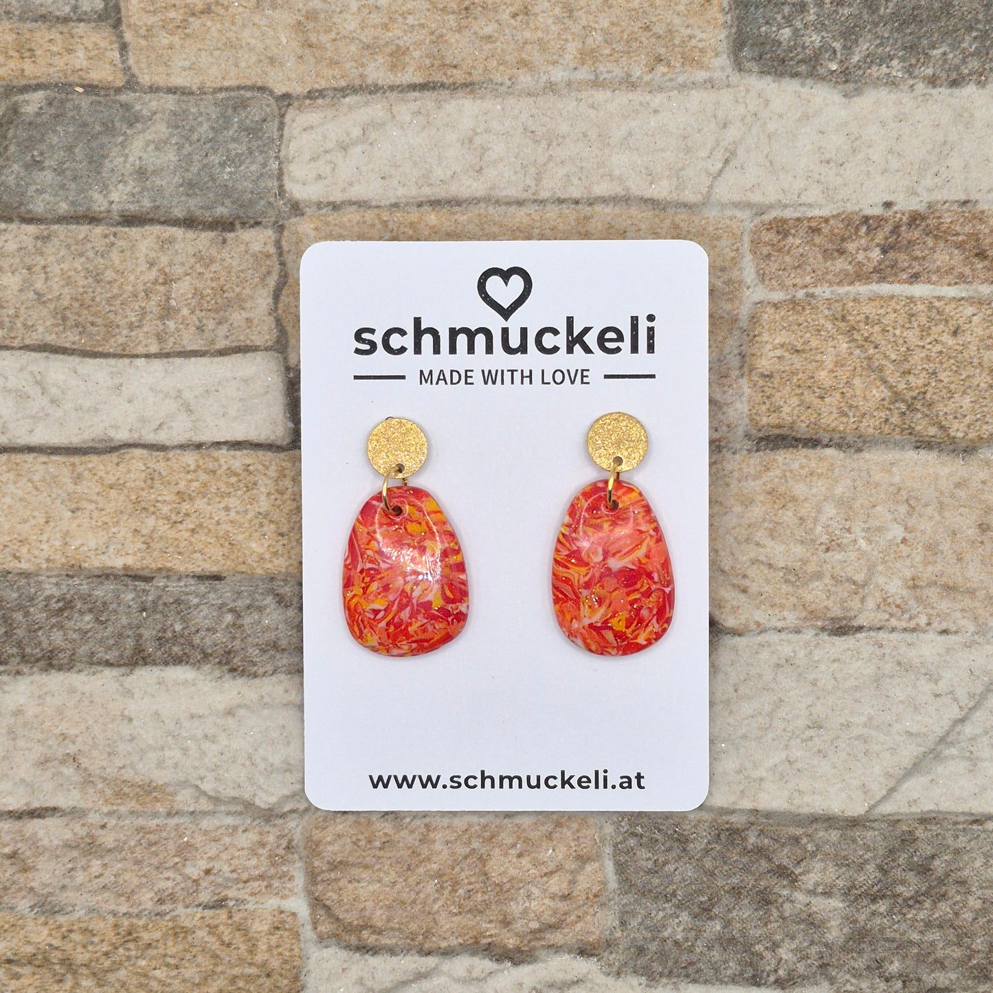 Sonnenfunkeln – Rote Statement-Ohrringe mit Goldakzenten