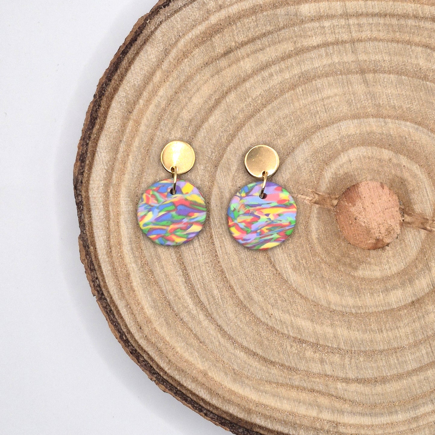 Farbwind – Bunte, runde Marmorierte Ohrringe aus Polymer Clay