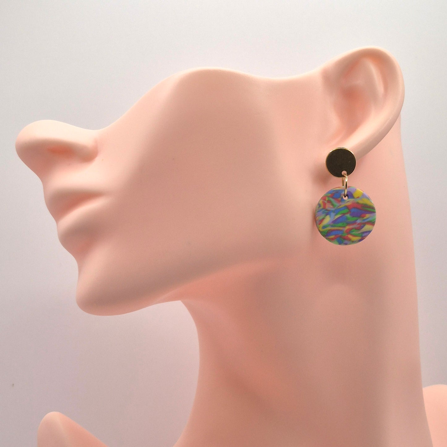 Farbwind – Bunte, runde Marmorierte Ohrringe aus Polymer Clay