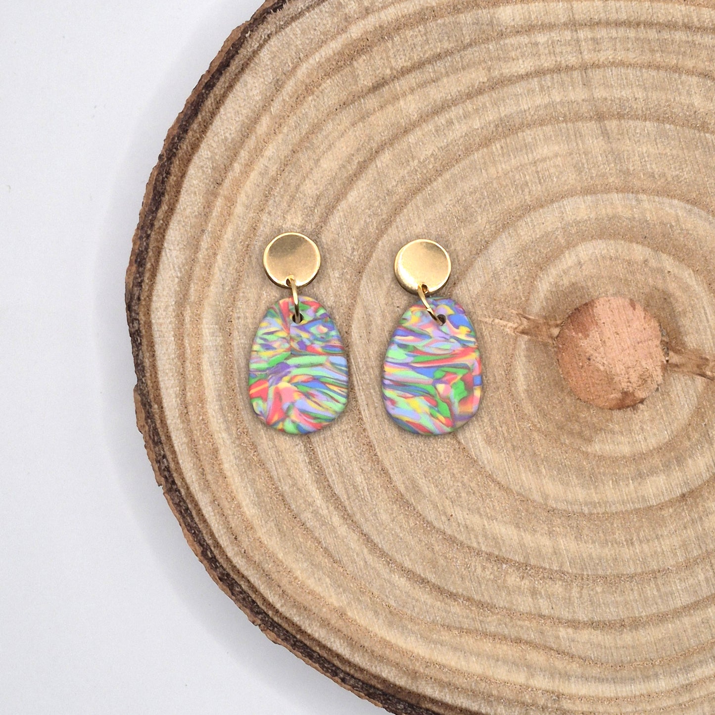 Farbwind – Bunte, ovale Marmorierte Ohrringe aus Polymer Clay