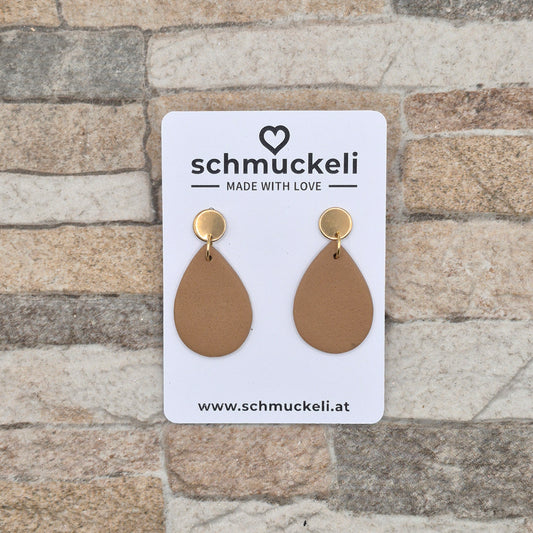 Sandtau – Tropfenförmige Ohrringe in warmem Naturton aus Polymer Clay