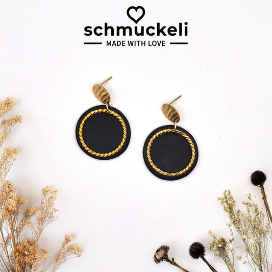 KREISGOLD  Nachtschimmer - schwarze Ohrringe aus Polymer Ton mit verdrehtem Ring