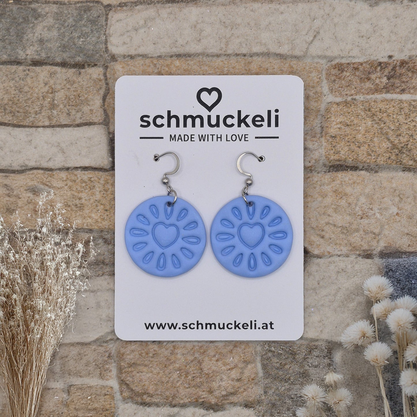 LIEBELEI  Himmelstanz - hellblaue Ohrringe aus Polymer Ton mit Herzmotiv