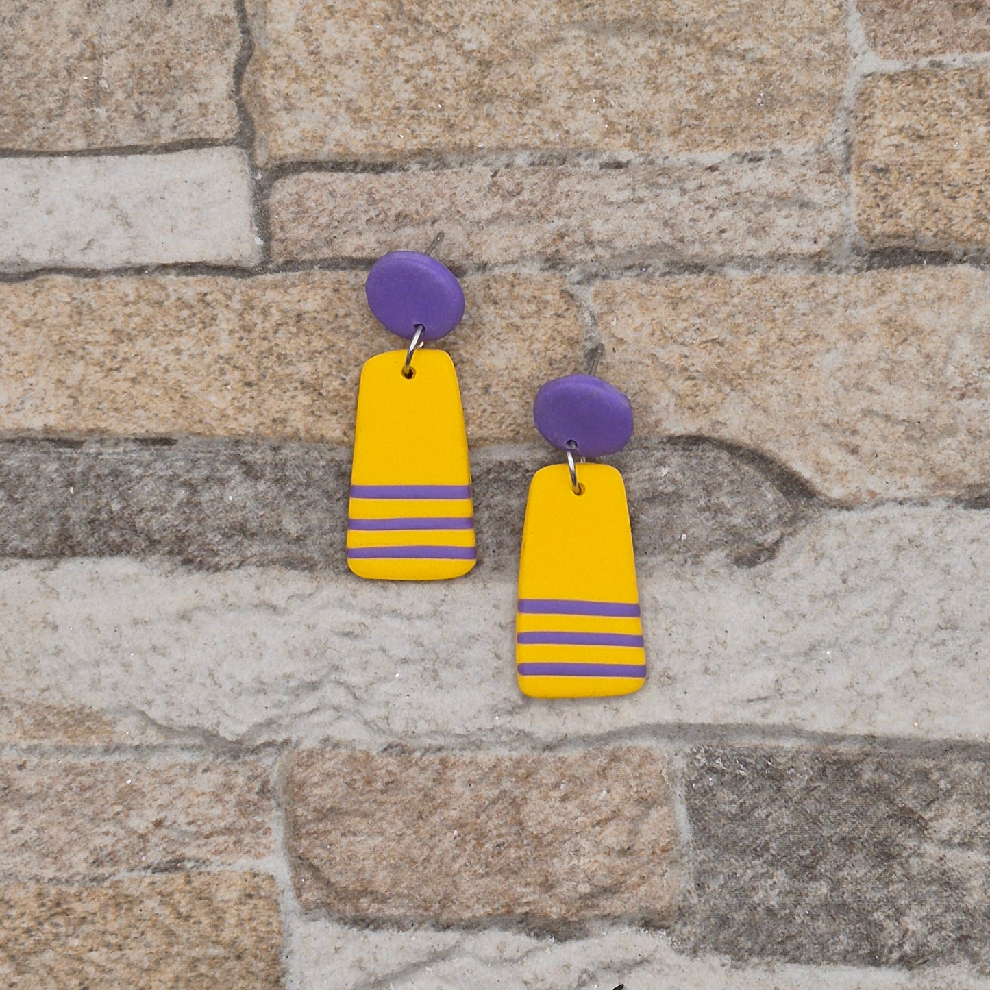 Honigveil - zweifarbige Ohrringe aus Polymer Ton in Gelb und Lila
